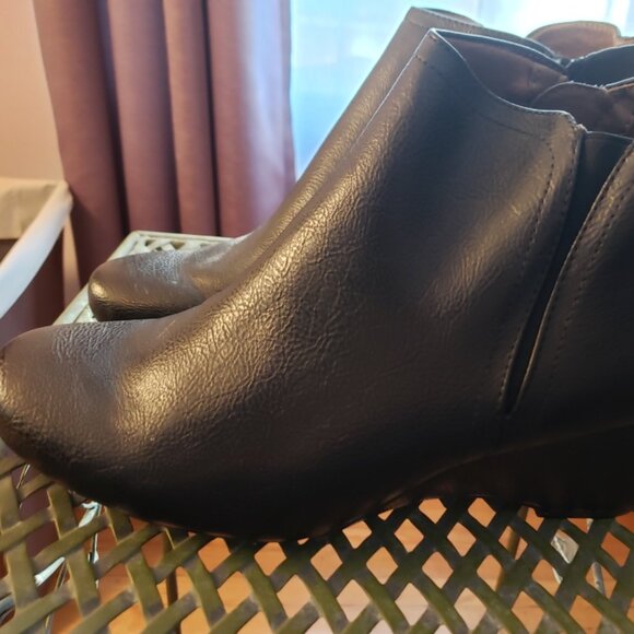 Natural Soul Ankle Boots - Picture 1 of 3